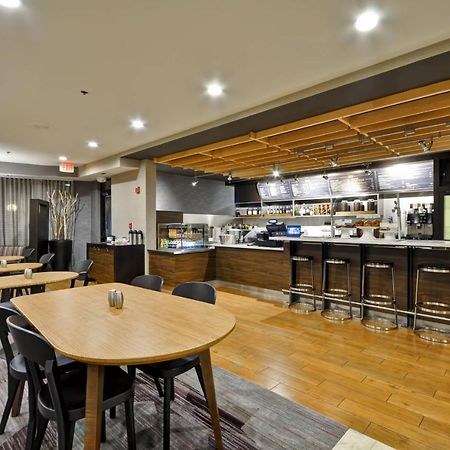 Courtyard By Marriott Jacksonville Airport/ Northeast Экстерьер фото