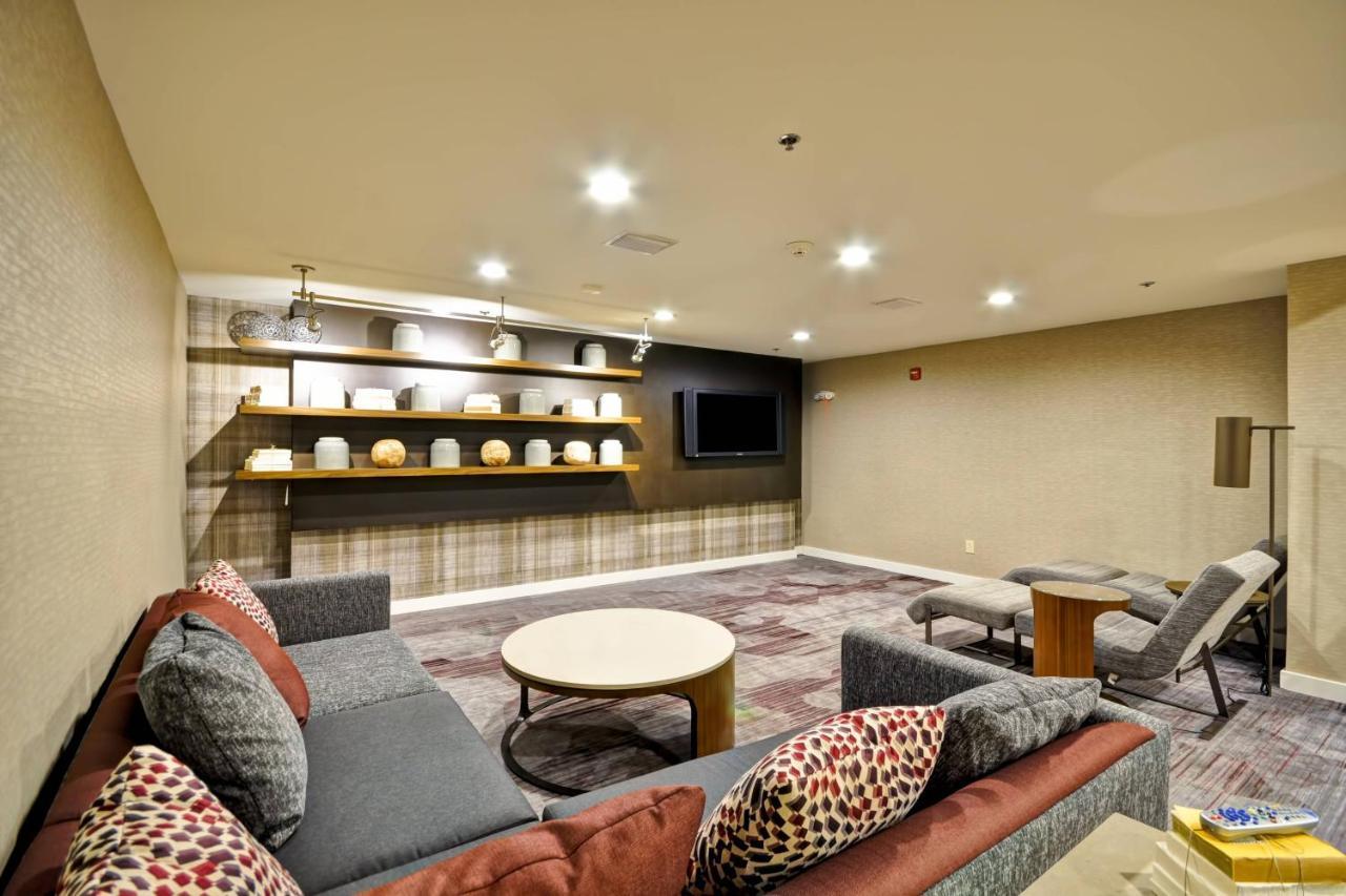 Courtyard By Marriott Jacksonville Airport/ Northeast Экстерьер фото