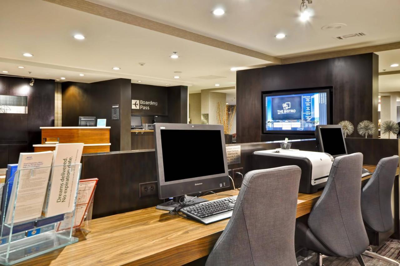 Courtyard By Marriott Jacksonville Airport/ Northeast Экстерьер фото