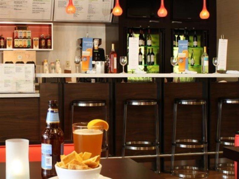 Courtyard By Marriott Jacksonville Airport/ Northeast Экстерьер фото