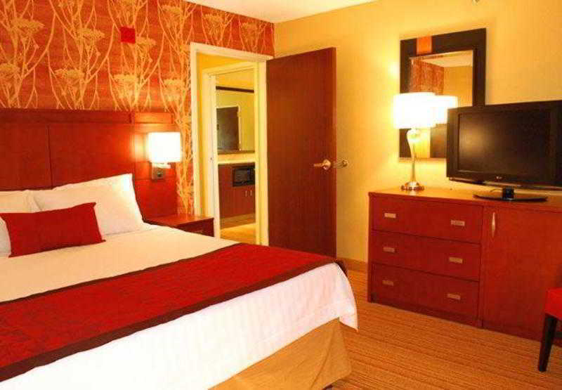 Courtyard By Marriott Jacksonville Airport/ Northeast Экстерьер фото