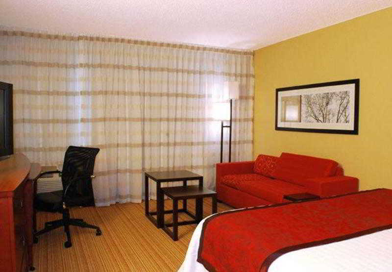 Courtyard By Marriott Jacksonville Airport/ Northeast Экстерьер фото