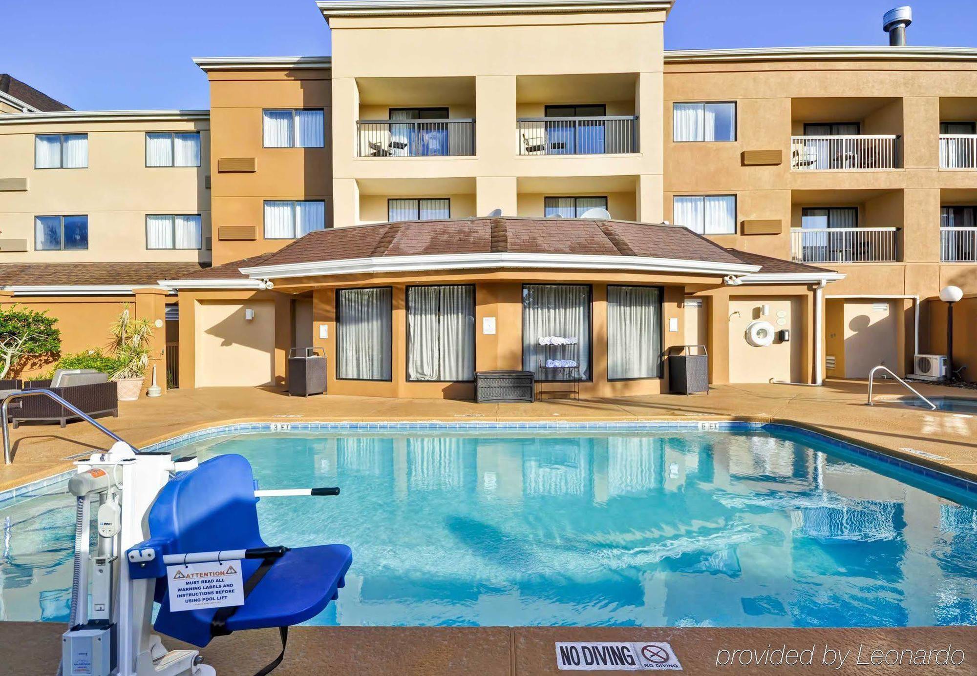 Courtyard By Marriott Jacksonville Airport/ Northeast Экстерьер фото