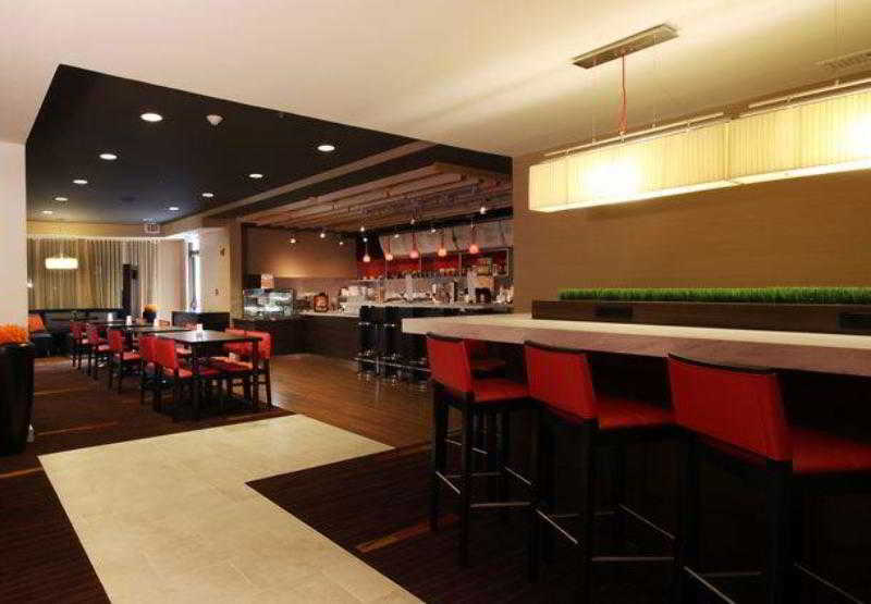 Courtyard By Marriott Jacksonville Airport/ Northeast Экстерьер фото