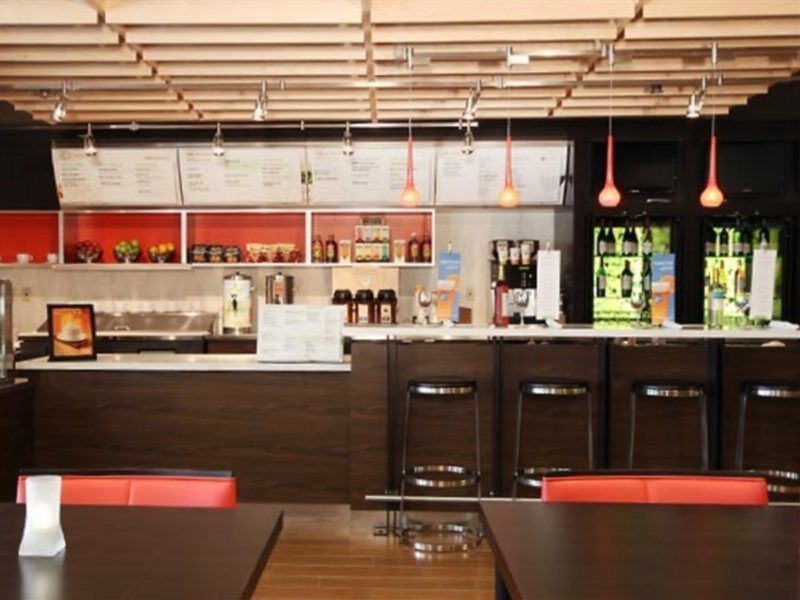 Courtyard By Marriott Jacksonville Airport/ Northeast Экстерьер фото