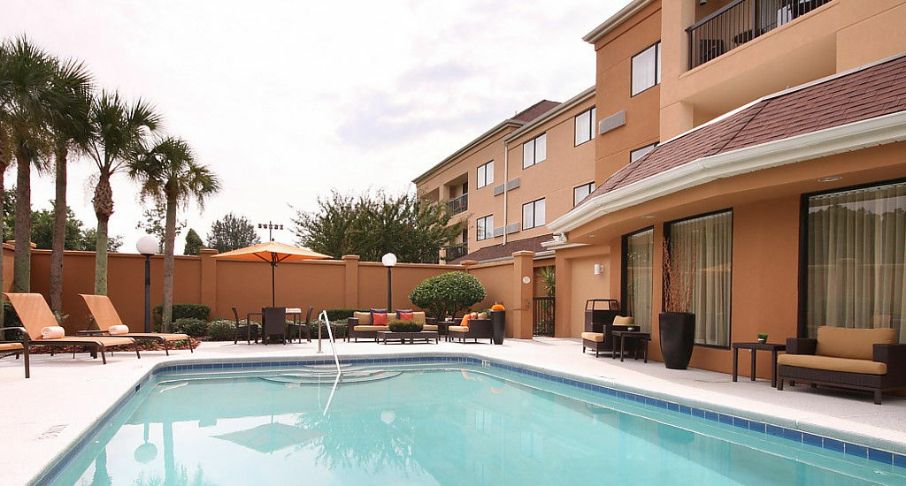 Courtyard By Marriott Jacksonville Airport/ Northeast Экстерьер фото